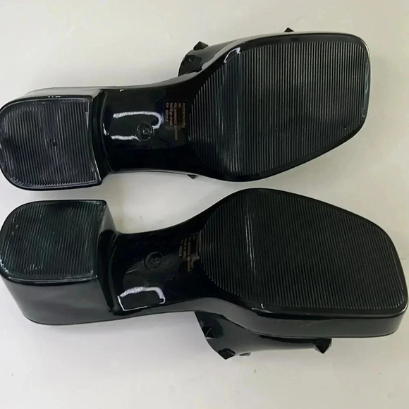 Madden Girl Sz 9 Black Rubbery Block Studded Slides Sandals NEW - Picture 4 of 6